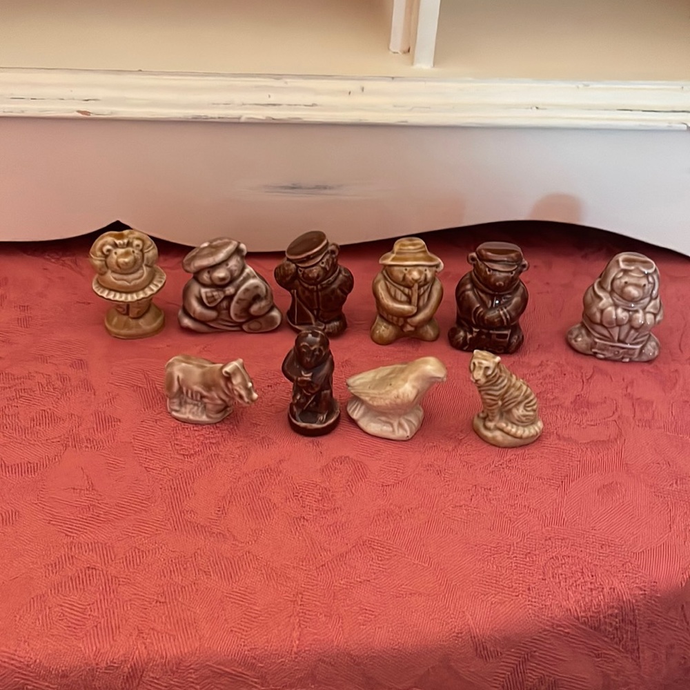 Various (10)  Wade figurines 6 bears / 4 wild animals